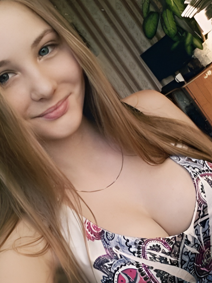 Леся привлекательная девушка из Братска цена от 2500 руб