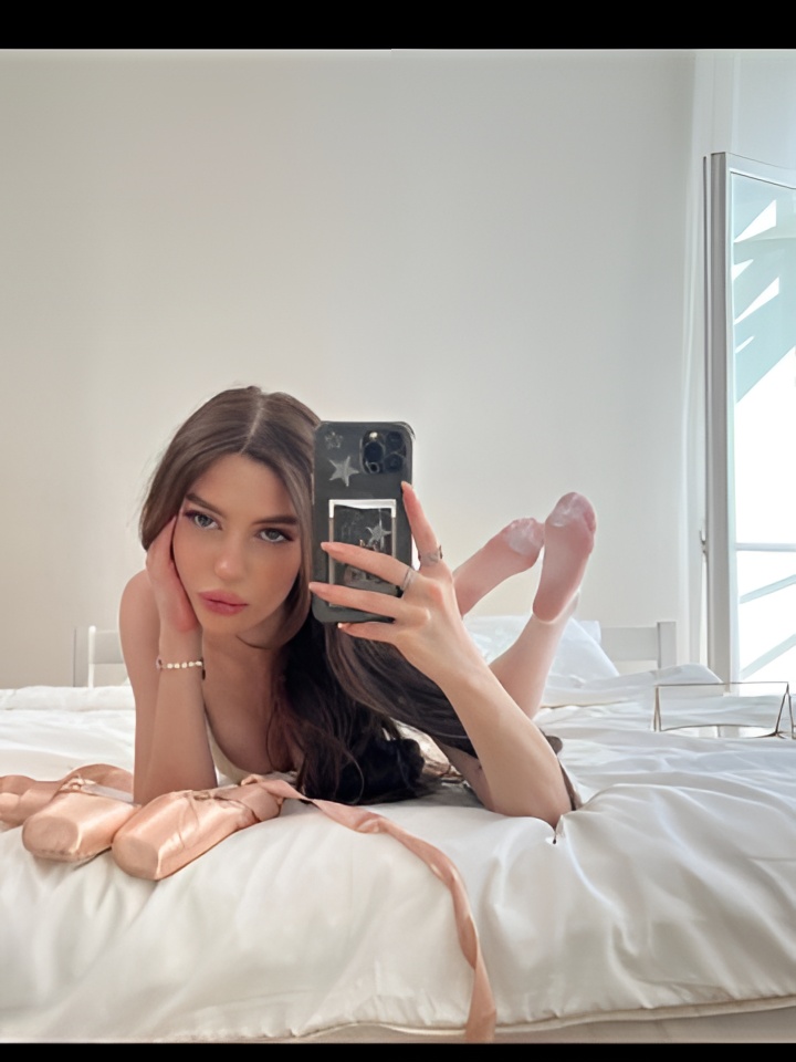 Василиса привлекательная девушка из Братска цена от 2500 руб